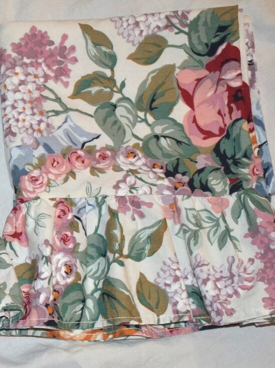 Ralph Lauren Allison Multi Floral Ruffled Standard Pillowcases Set (2) USA - Picture 9 of 10